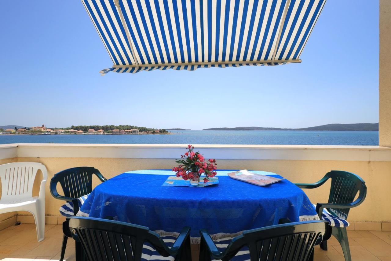 Family Friendly Seaside Apartments Brodarica, Sibenik - 15270 Bagian luar foto