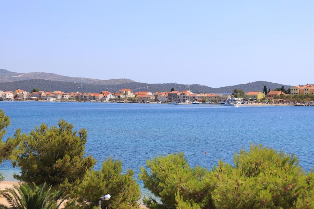 Family Friendly Seaside Apartments Brodarica, Sibenik - 15270 Bagian luar foto