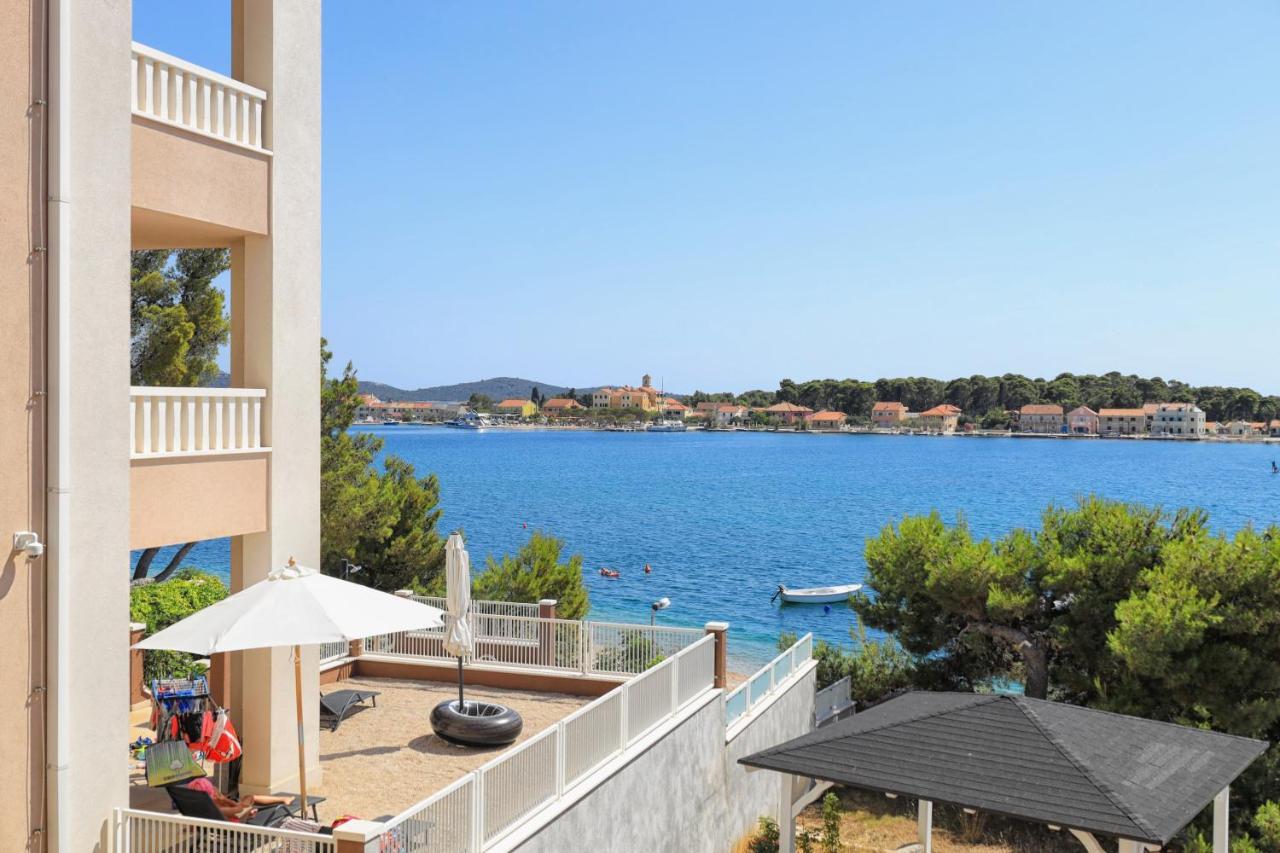 Family Friendly Seaside Apartments Brodarica, Sibenik - 15270 Bagian luar foto