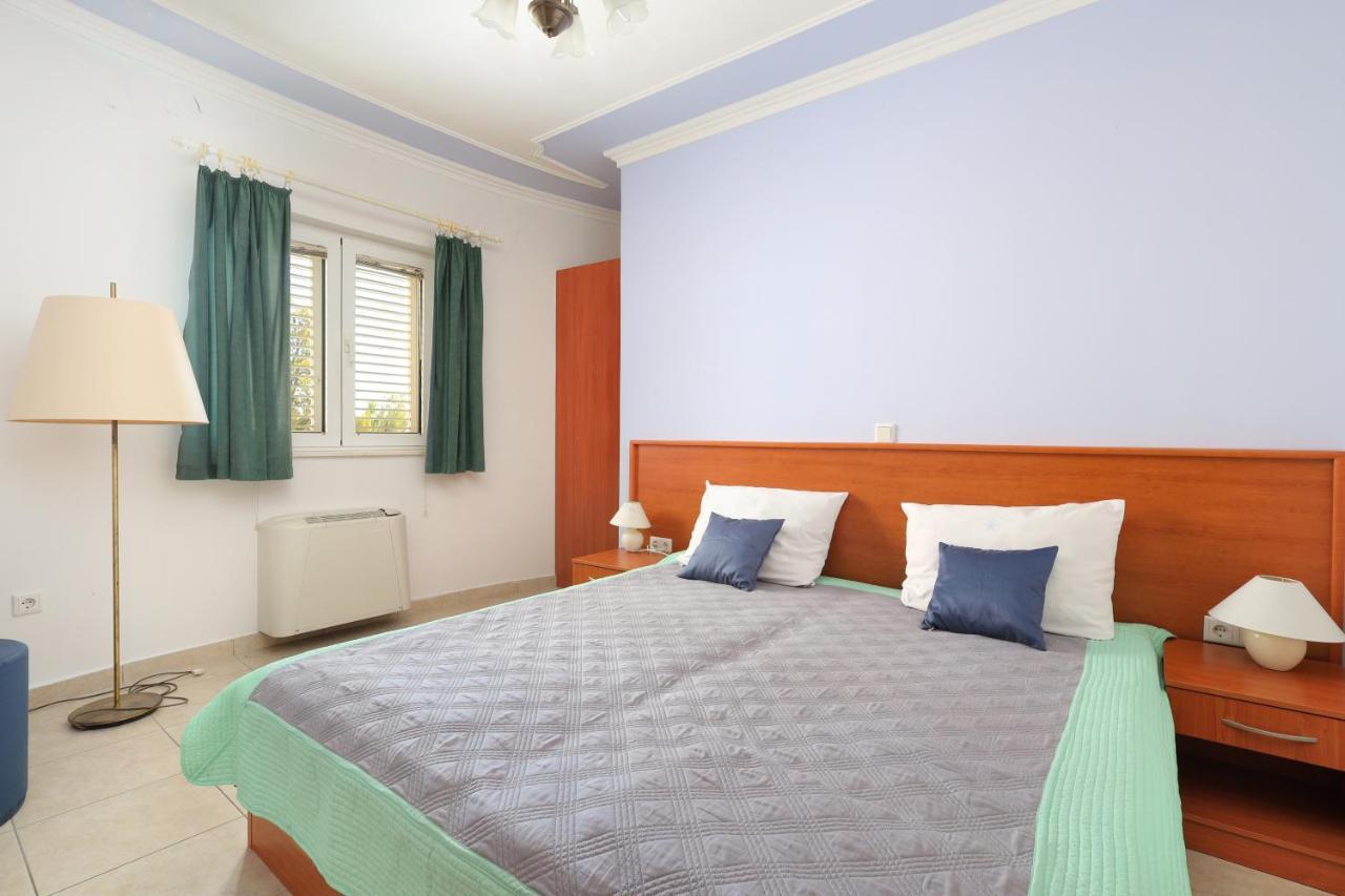 Family Friendly Seaside Apartments Brodarica, Sibenik - 15270 Bagian luar foto
