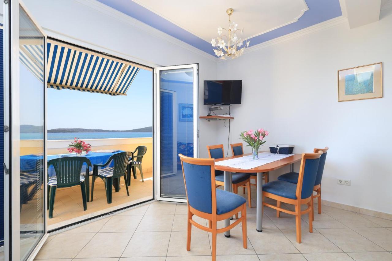 Family Friendly Seaside Apartments Brodarica, Sibenik - 15270 Bagian luar foto