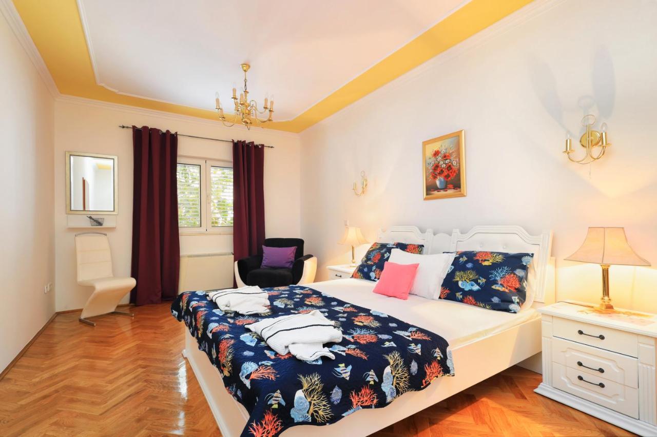 Family Friendly Seaside Apartments Brodarica, Sibenik - 15270 Bagian luar foto