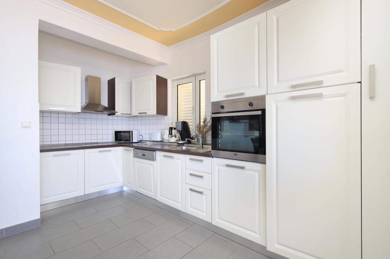 Family Friendly Seaside Apartments Brodarica, Sibenik - 15270 Bagian luar foto