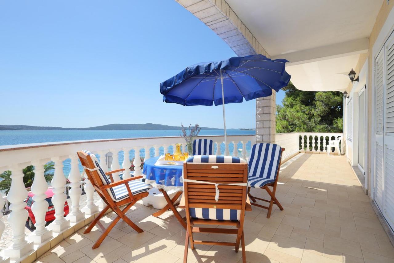 Family Friendly Seaside Apartments Brodarica, Sibenik - 15270 Bagian luar foto