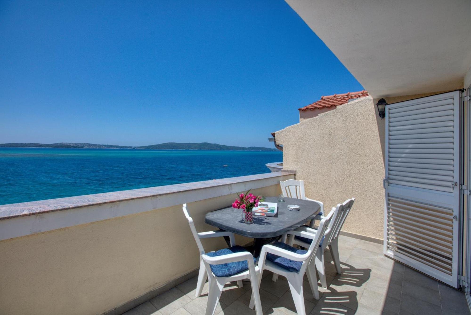 Family Friendly Seaside Apartments Brodarica, Sibenik - 15270 Bagian luar foto