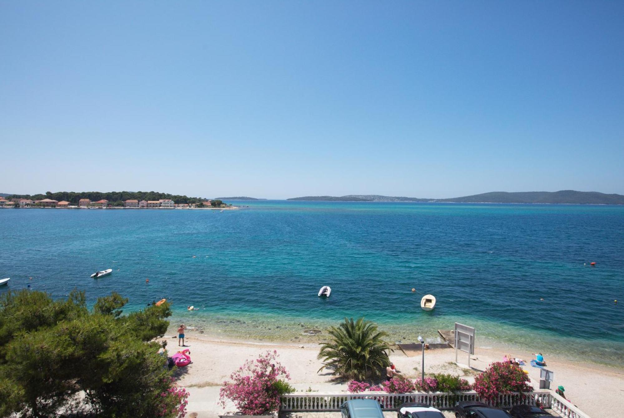 Family Friendly Seaside Apartments Brodarica, Sibenik - 15270 Bagian luar foto