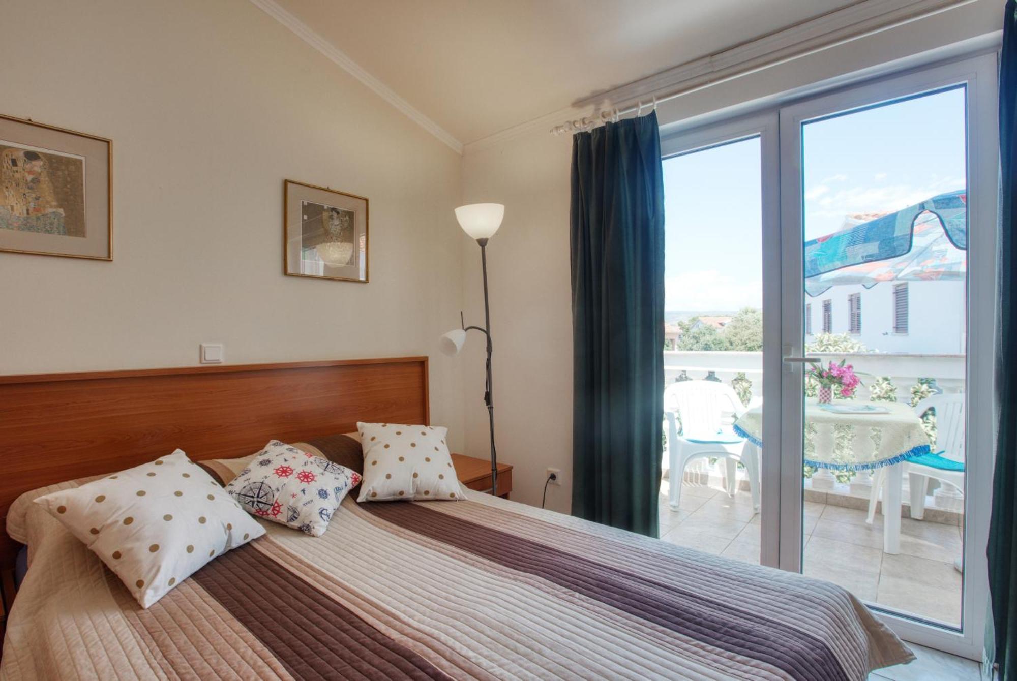 Family Friendly Seaside Apartments Brodarica, Sibenik - 15270 Bagian luar foto