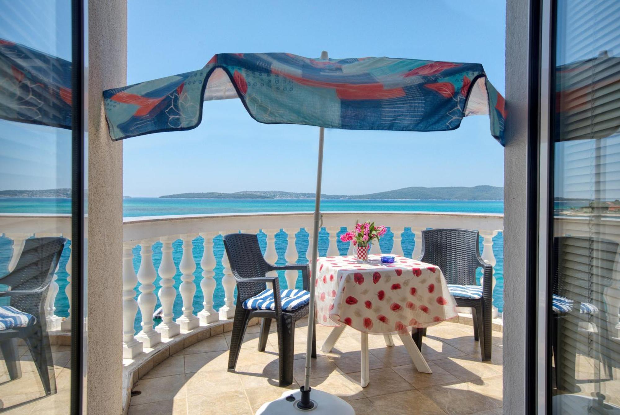 Family Friendly Seaside Apartments Brodarica, Sibenik - 15270 Bagian luar foto