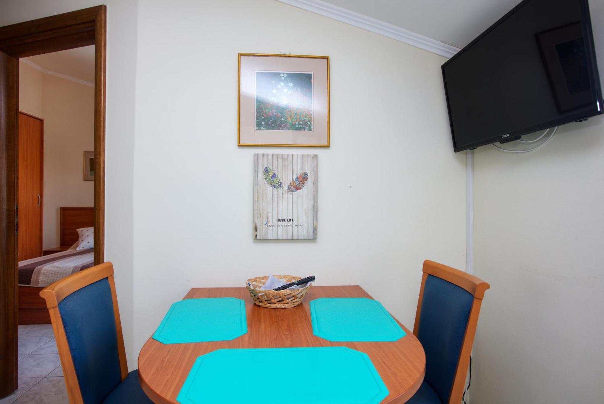 Family Friendly Seaside Apartments Brodarica, Sibenik - 15270 Ruang foto